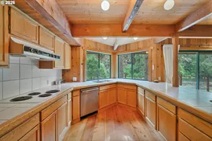 211 Laverne Dr, Kalama, WA 98625 - Photo 11