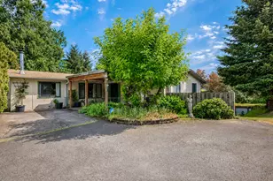 2118 SE 110th Ave, Portland, OR 97216 - Photo 3