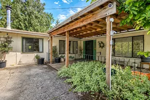 2118 SE 110th Ave, Portland, OR 97216 - Photo 3