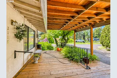 2118 SE 110th Ave, Portland, OR 97216 - Photo 5