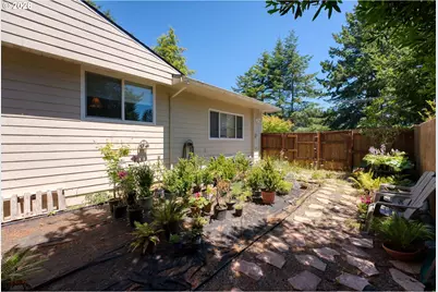 1099 Parkview Dr, Brookings, OR 97415 - Photo 29