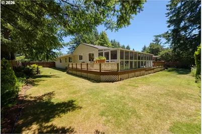 1099 Parkview Dr, Brookings, OR 97415 - Photo 27