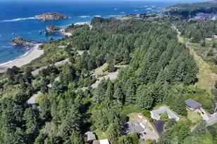 1099 Parkview Dr, Brookings, OR 97415 - Photo 23