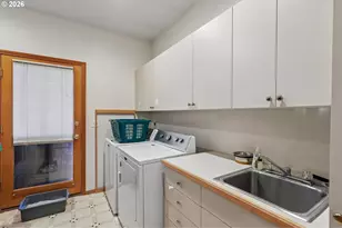 19301 Sunnyridge Ct, Oregon City, OR 97045 - Photo 21