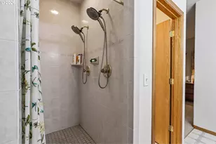 19301 Sunnyridge Ct, Oregon City, OR 97045 - Photo 31