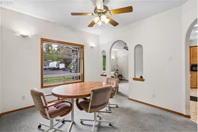 19301 Sunnyridge Ct, Oregon City, OR 97045 - Photo 11