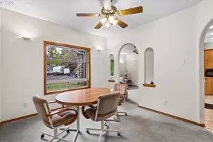 19301 Sunnyridge Ct, Oregon City, OR 97045 - Photo 11