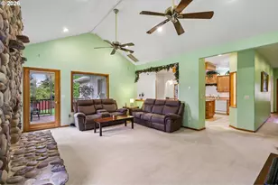 19301 Sunnyridge Ct, Oregon City, OR 97045 - Photo 9
