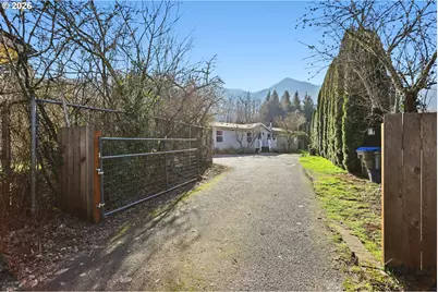 604 SE Forest Ln, Cascade Locks, OR 97014 - Photo 43