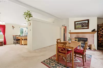 604 SE Forest Ln, Cascade Locks, OR 97014 - Photo 11