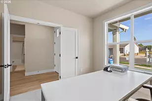 208 NW 16th Ave, Canby, OR 97013 - Photo 7