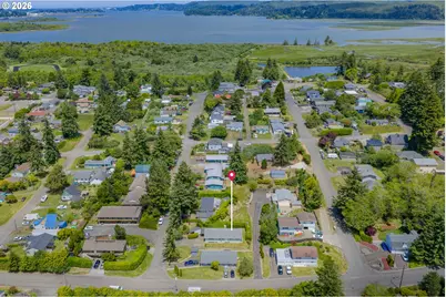 580 8th Ave, Coos Bay, OR 97420 - Photo 5