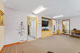 580 8th Ave, Coos Bay, OR 97420 - Photo 13