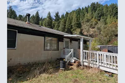 76526 W 2nd St, Oakridge, OR 97463 - Photo 7