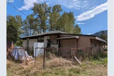 76526 W 2nd St, Oakridge, OR 97463 - Photo 3