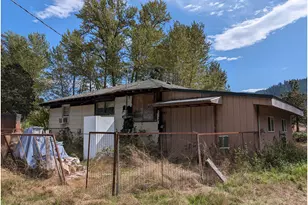 76526 W 2nd St, Oakridge, OR 97463 - Photo 3