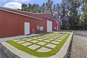 94985 Ayres Ln, Junction City, OR 97448 - Photo 35