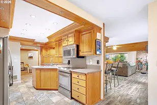 2611 Erin Way, Eugene, OR 97408 - Photo 13