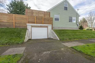 730 NE 63rd Ave, Portland, OR 97213 - Photo 3