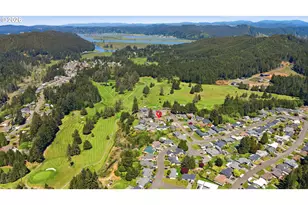 2820 Country Club Ct, Reedsport, OR 97467 - Photo 37
