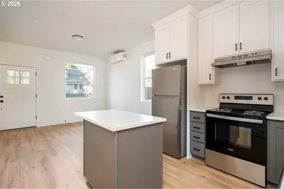 12092 SE Market St, Portland, OR 97216 - Photo 5