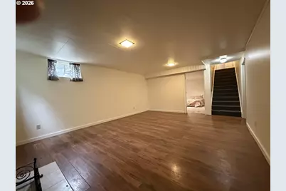 8906 NE Hancock St, Portland, OR 97220 - Photo 29