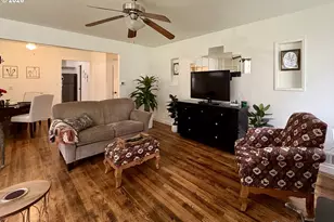 8906 NE Hancock St, Portland, OR 97220 - Photo 9