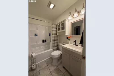 8906 NE Hancock St, Portland, OR 97220 - Photo 19