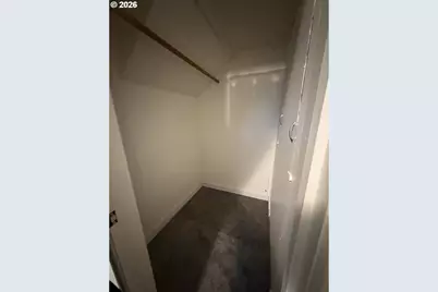 8906 NE Hancock St, Portland, OR 97220 - Photo 37