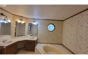 1097 Lees Crk Rd, Myrtle Creek, OR 97457 - Photo 31