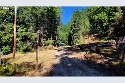 1097 Lees Creek Rd, Myrtle Creek, OR 97457 - Photo 11