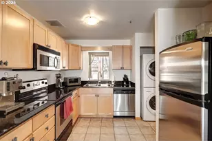 1040 NW Naito Pkwy, Portland, OR 97209 - Photo 9