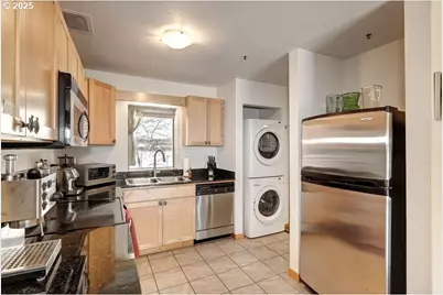 1040 NW Naito Pkwy #O-9, Portland, OR 97209 - Photo 11