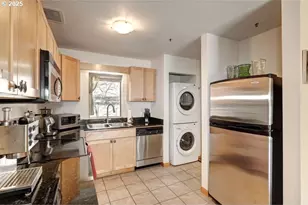 1040 NW Naito Pkwy, Portland, OR 97209 - Photo 11