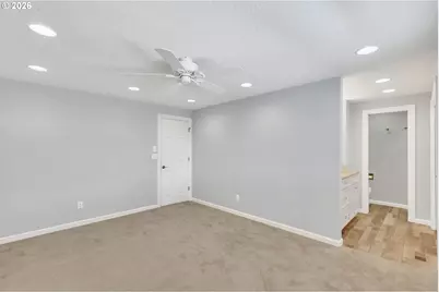 1995 SW 27th Dr, Gresham, OR 97080 - Photo 9