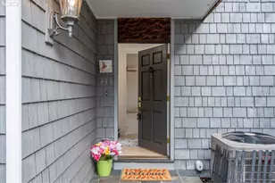 448 N Hayden Bay Dr, Portland, OR 97217 - Photo 5