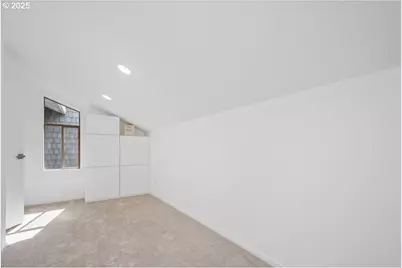 448 N Hayden Bay Dr, Portland, OR 97217 - Photo 33