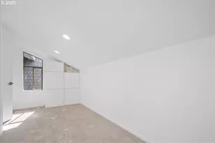 448 N Hayden Bay Dr, Portland, OR 97217 - Photo 33