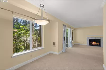 2417 SW Nebraska St #4, Portland, OR 97239 - Photo 7