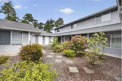 1150 Hemlock St #B8, Florence, OR 97439 - Photo 1