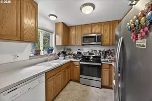 1150 Hemlock St, Florence, OR 97439 - Photo 9