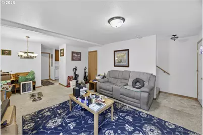 1150 Hemlock St #B8, Florence, OR 97439 - Photo 5