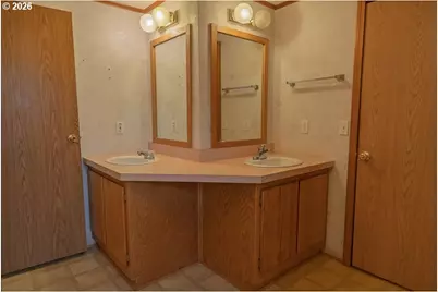 2410 Lancaster Dr #354, Salem, OR 97317 - Photo 17