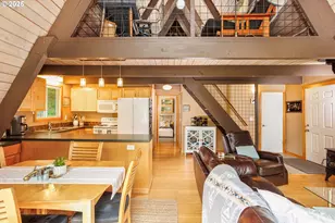 10252 Lakeview Dr, Birkenfeld, OR 97016 - Photo 9