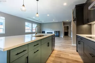 10712 NW 14th Pl, Vancouver, WA 98685 - Photo 15