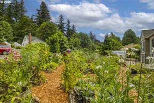 8906 NE Beech St, Portland, OR 97220 - Photo 37