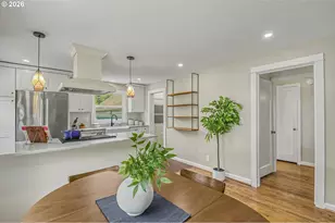 8906 NE Beech St, Portland, OR 97220 - Photo 9