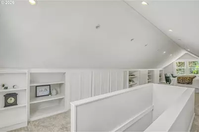 8906 NE Beech St, Portland, OR 97220 - Photo 19