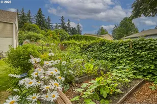 8906 NE Beech St, Portland, OR 97220 - Photo 43