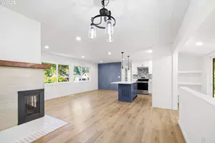 142 NE 128th Ave, Portland, OR 97230 - Photo 9